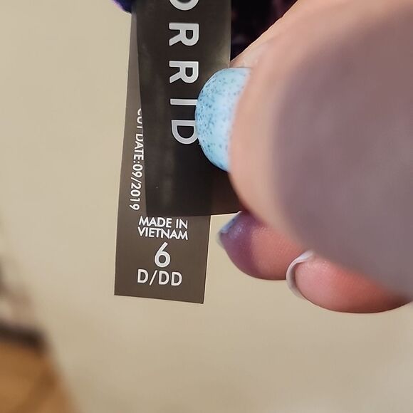 Torrid swim ๐โโ๏ธ top size 6โD-DD perfect condition - Picture 4 of 5